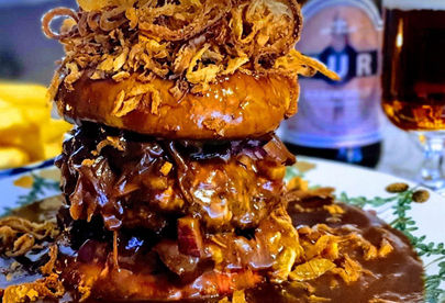 Billede 2 af 5 af Vestre Baadelaugs legendariske Bøfsandwich fra Foodtruck
