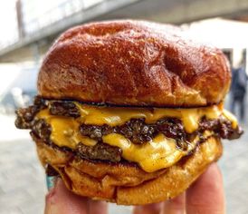 Billede 3 af 4 af Greasy burgers ad libitum
