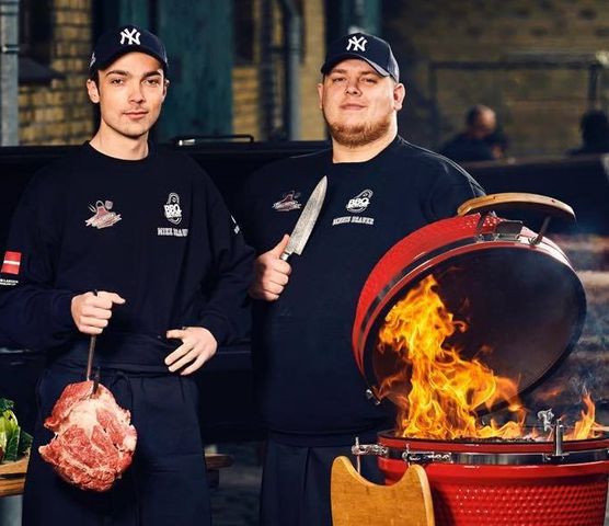 Billede 2 af 4 af Helstegt pattegris med luksus tilbehør fra DM-vinder i grill