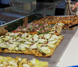 Billede 3 af 11 af Pizza al taglio; romerske pizza slices fra The Rolling Flame