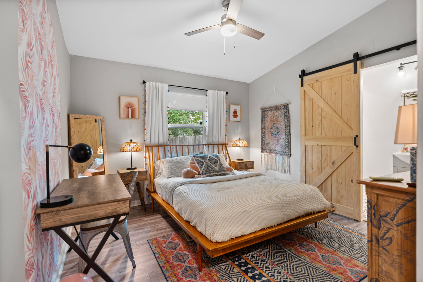 Premium furnished bedroom in a Louisville mid-term rental