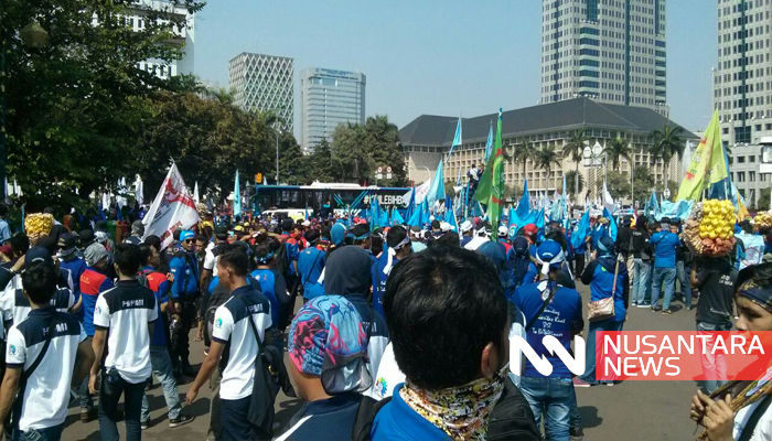 May Day Tahun 2018 Dipenuhi Gemuruh Nasib THK 2. (FOTO: NUSANTARANEWS.CO)
