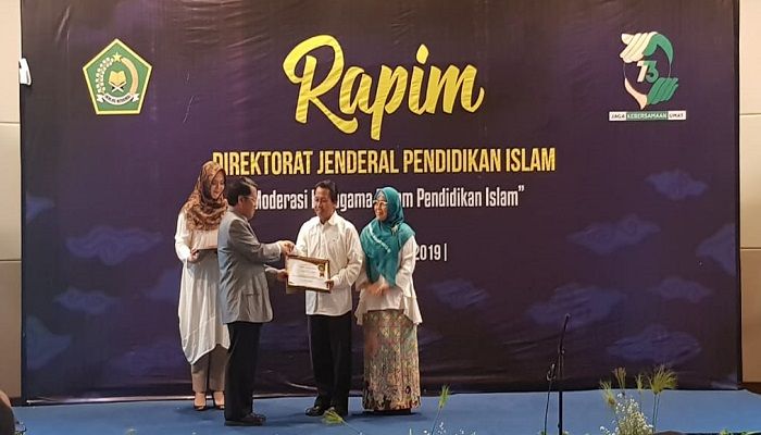 Berbagi Kabar dari Bilik Birokrasi, Ruchman Basori Sabet Penghargaan Bergengsi, nusantara news