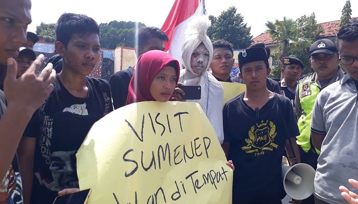 visit sumenep 2018, program visit sumenep, disparbutpora sumenep, mahasiswa sumenep, wisata sumenep, pariwisata sumenep, nusantaranews, nusantara news