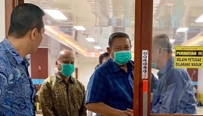 SBY dan Jokowi Jenguk BJ Habibie di RSPAD. (Foto Istimewa)