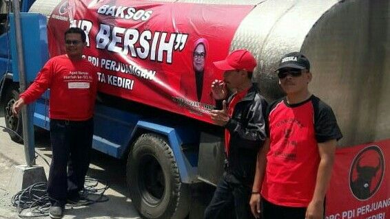Kekeringan Panjang, PDIP Kirim Air Bersih untuk Warga Kota Kediri