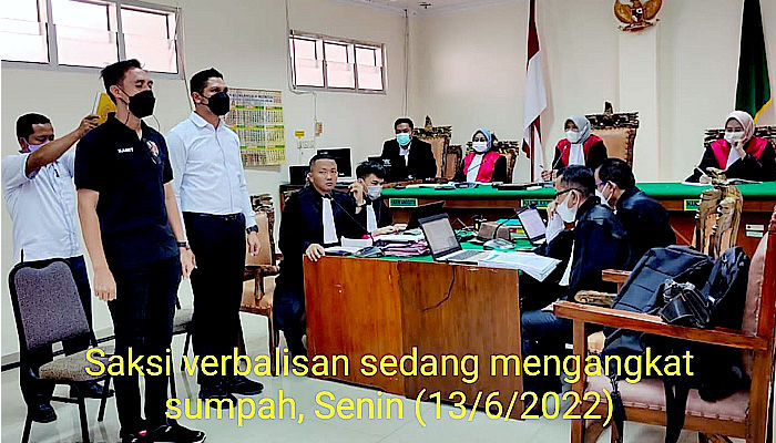 Penyidik berbohong di persidangan dan ditemukan tanda tangan palsu di berkas sumpah, saatnya Hakim buktikan ucapannya.