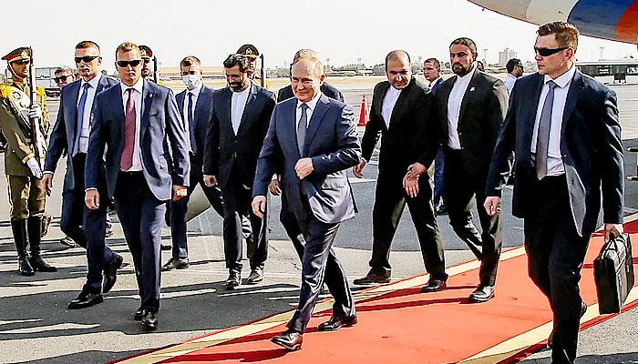 Menyaksikan kebangkitan BRICS dan berakhirnya Pax Americana.
