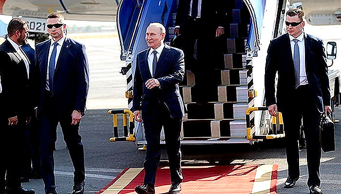 Presiden Rusia Vladimir Putin mendarat di Ibu Kota Iran