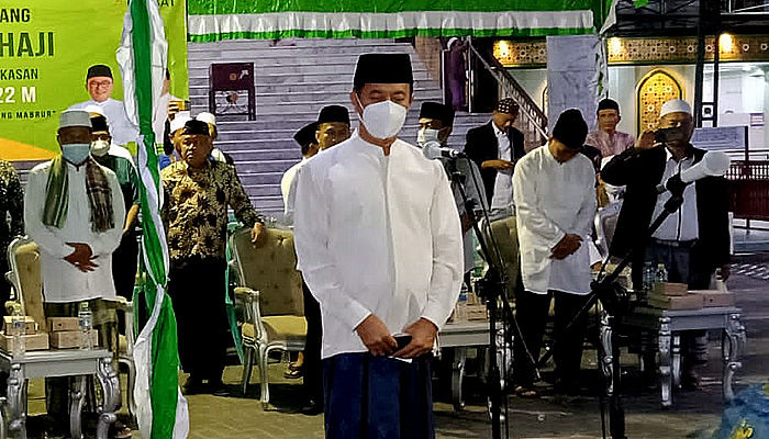 Wabup Fattah Jasin sambut kedatangan jamaah Haji Kloter 23 Asal Pamekasan.
