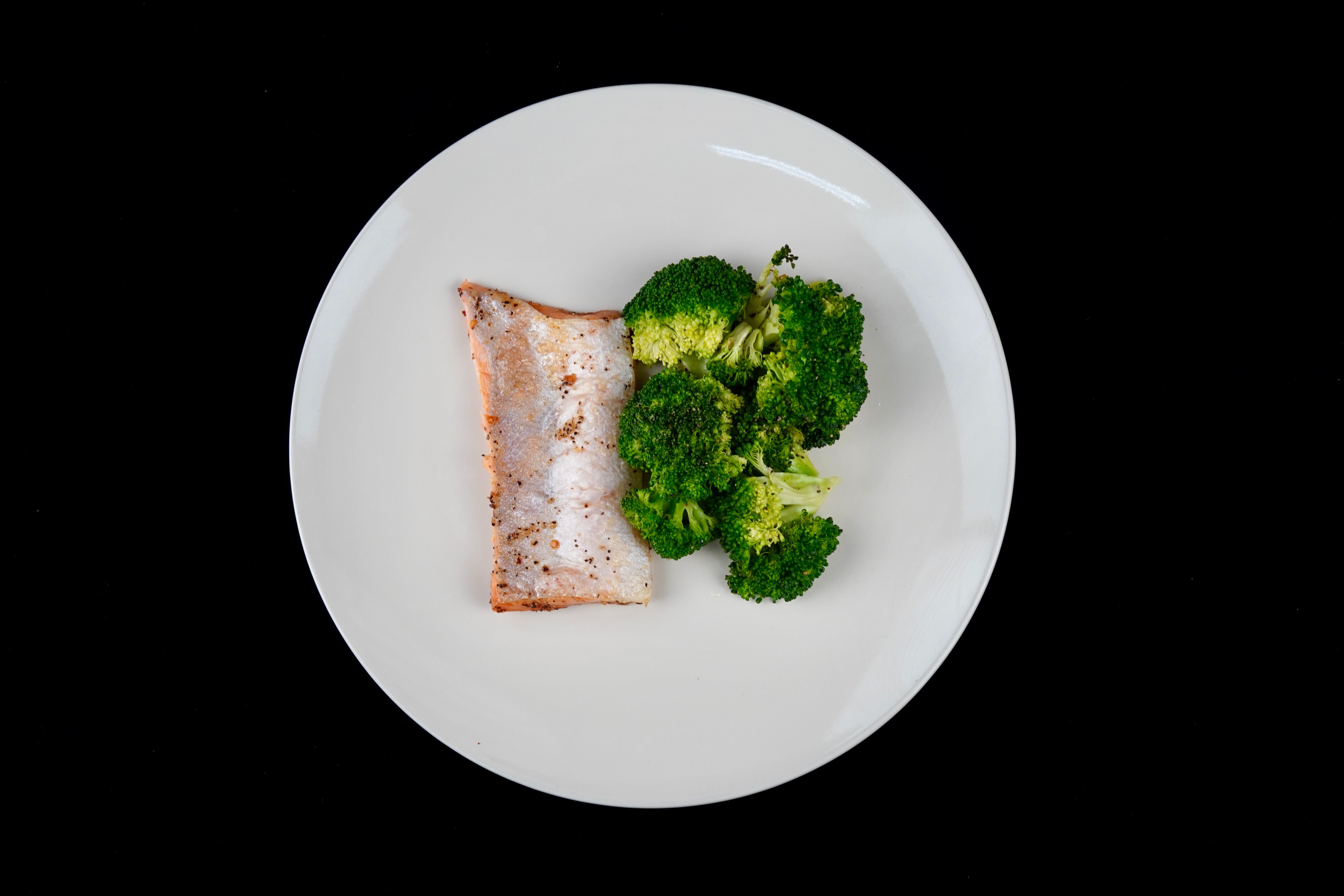 Salmon Belly x Broccoli - Nutrify Basics