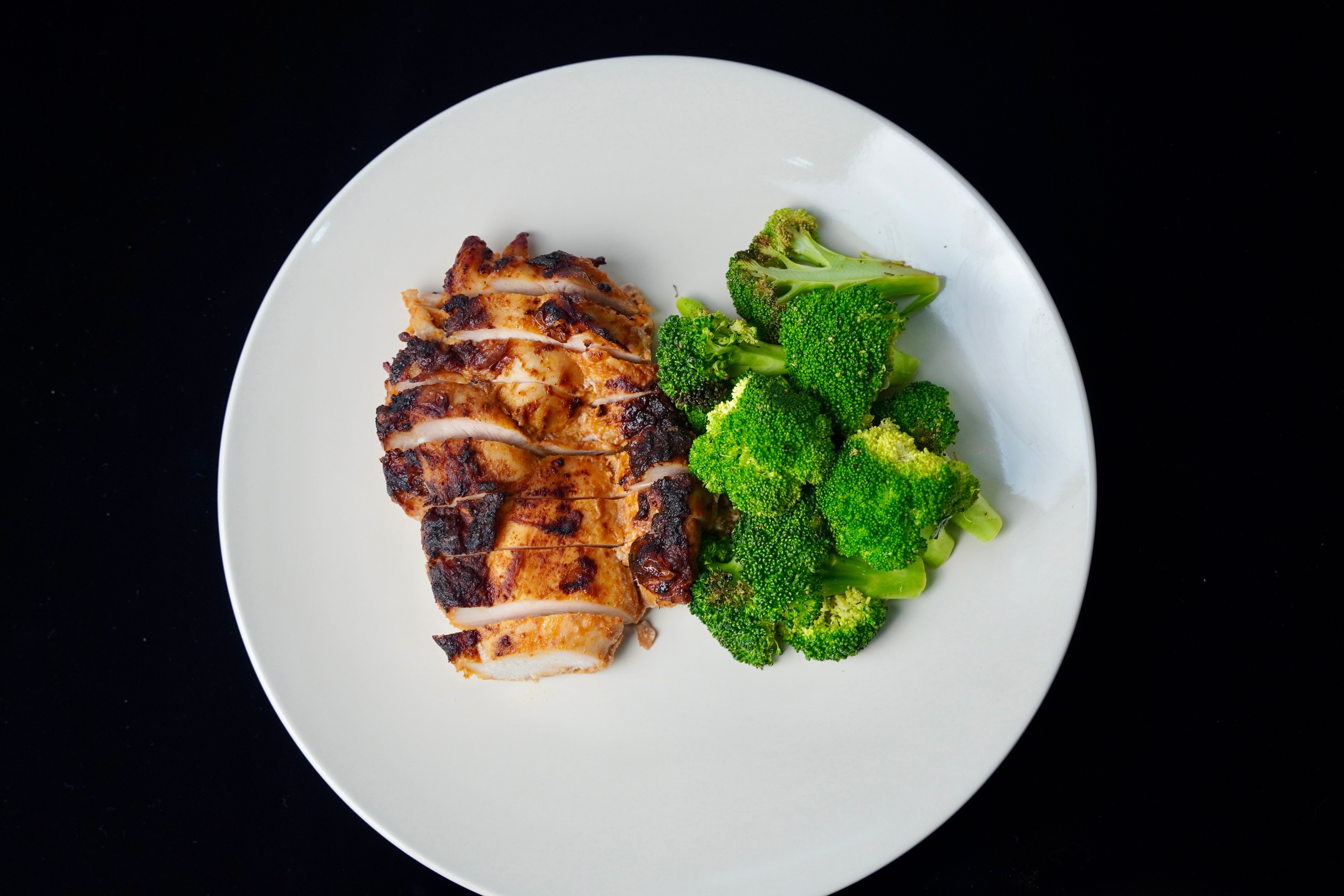 Tom Yum Thigh x Broccoli - Nutrify Basics