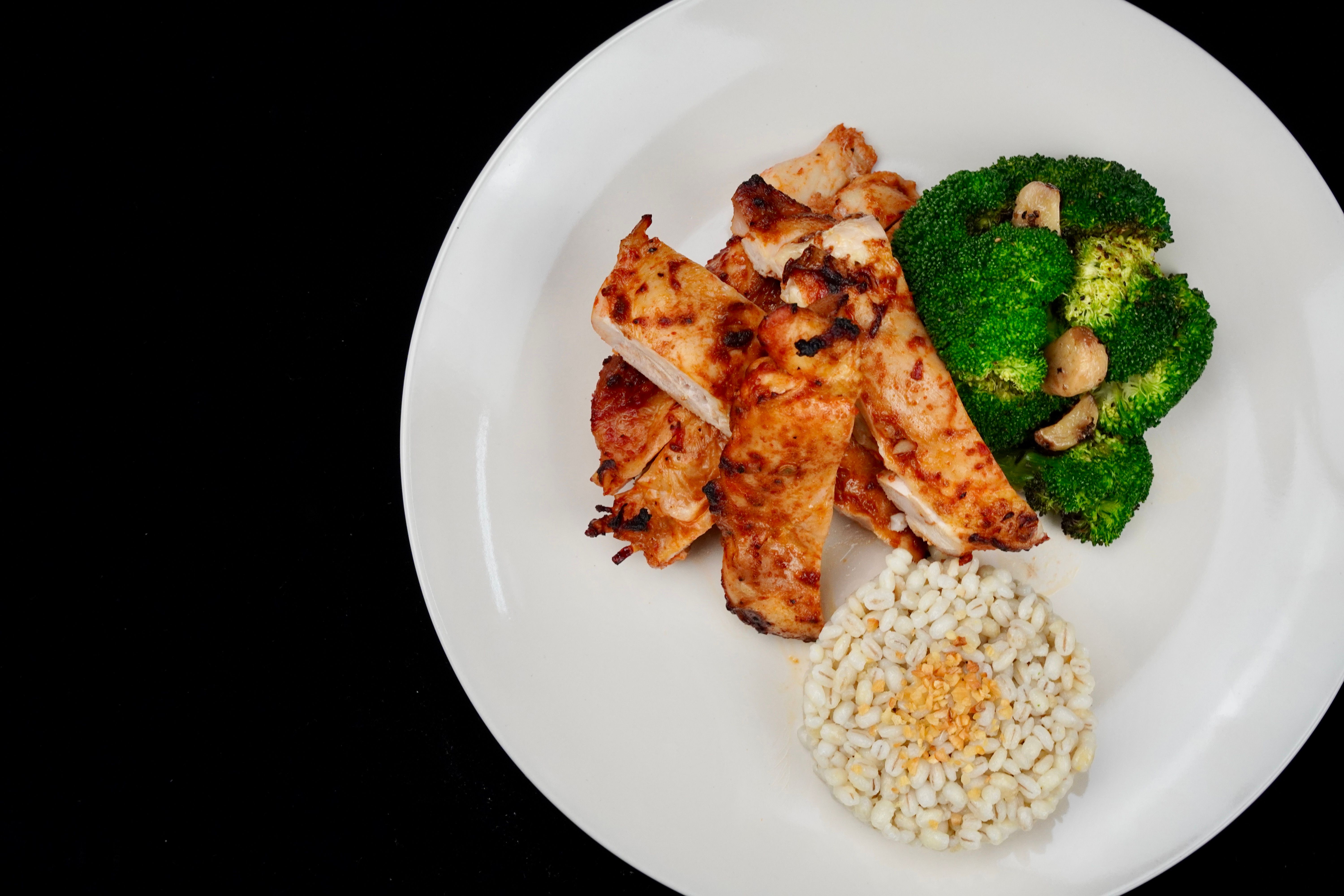 Red Harissa Chicken Thigh (Skinless)