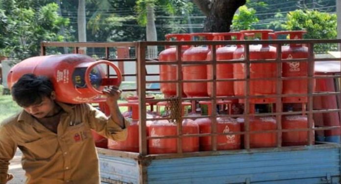 Gas-Cylinder-Delivery-1021x553
