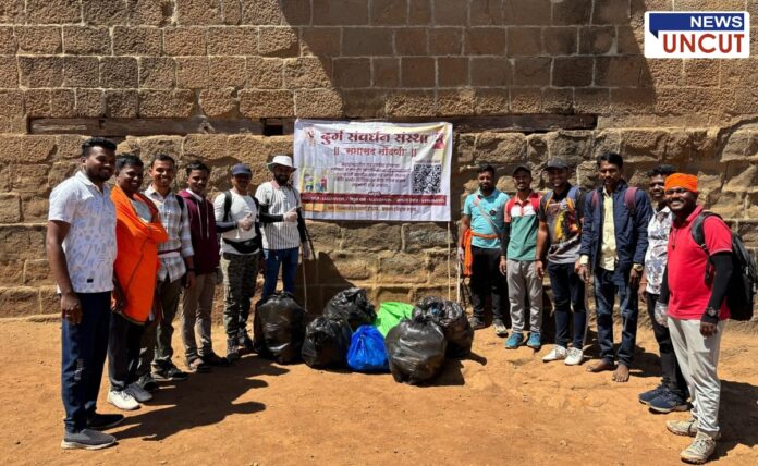 Cleanliness drive at Shivneri Fort successful; Spontaneous response to the initiative of the Fort Conservation Society