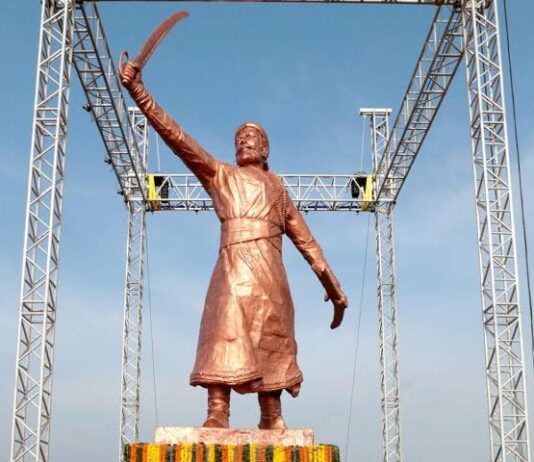 शिवप्रेमींसाठी अभिमानाचा क्षण! राजकोट किल्ल्यावर ६० फूट उंच शिवछत्रपतींच्या मूर्तीचे अनावरण!