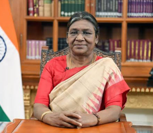 राष्ट्रपतींची मागणी: राज्यपाल आणि राष्ट्रपतींच्या अधिकारांवर स्पष्टता हवी.