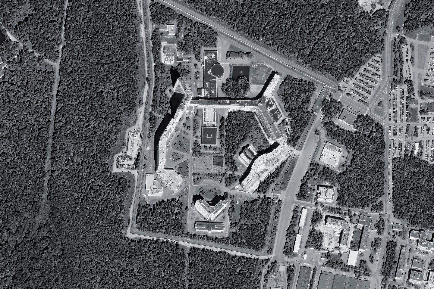 BEARS’ LAIR? The Moscow headquarters of the SVR intelligence agency, whose “Cozy Bear” cyber unit is one suspect in the SolarWinds hack.