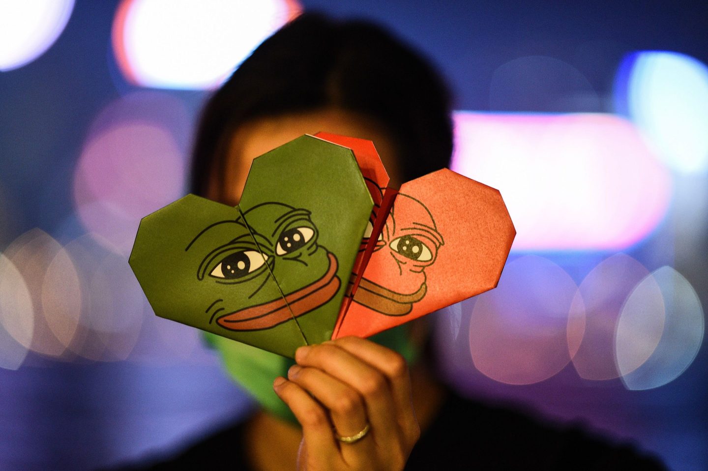 Pepe coin crashes as developers send $16 million to exchanges, prompting fears of a rug-pull