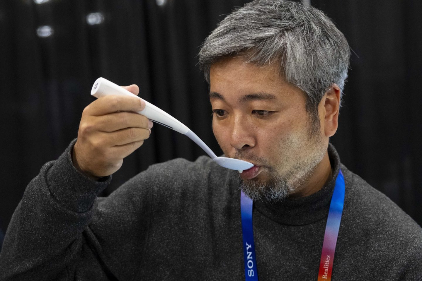 Kiyohiro Izumo uses the Kirin Electric Salt spoon 