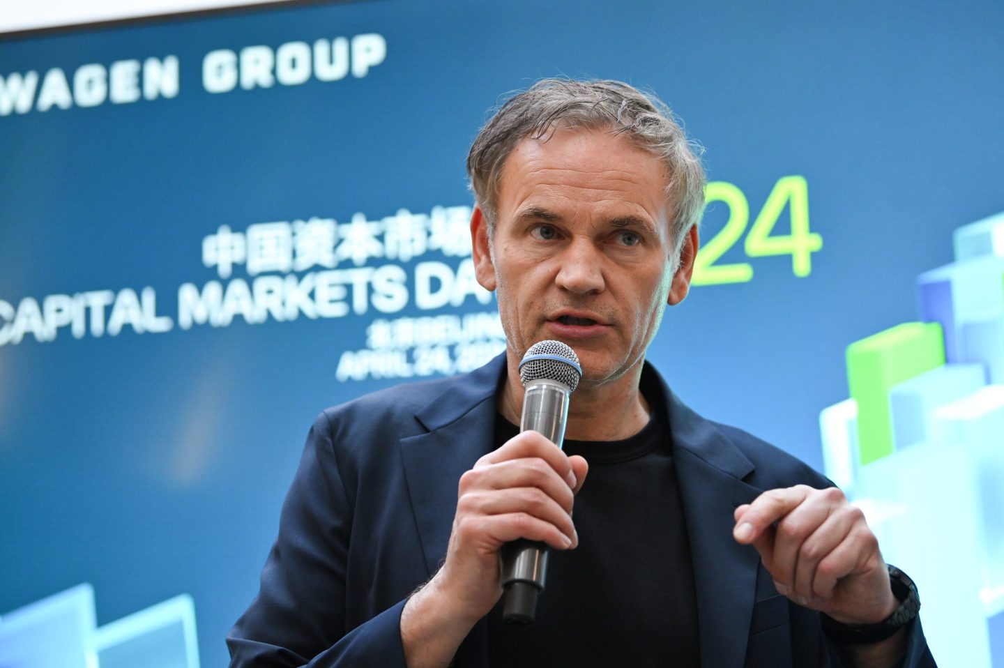 The voids in VW’s lineup are complicating Chief Executive Officer Oliver Blume’s bid to restructure the industrial behemoth, which is reeling from overcapacity and intensifying competition. 