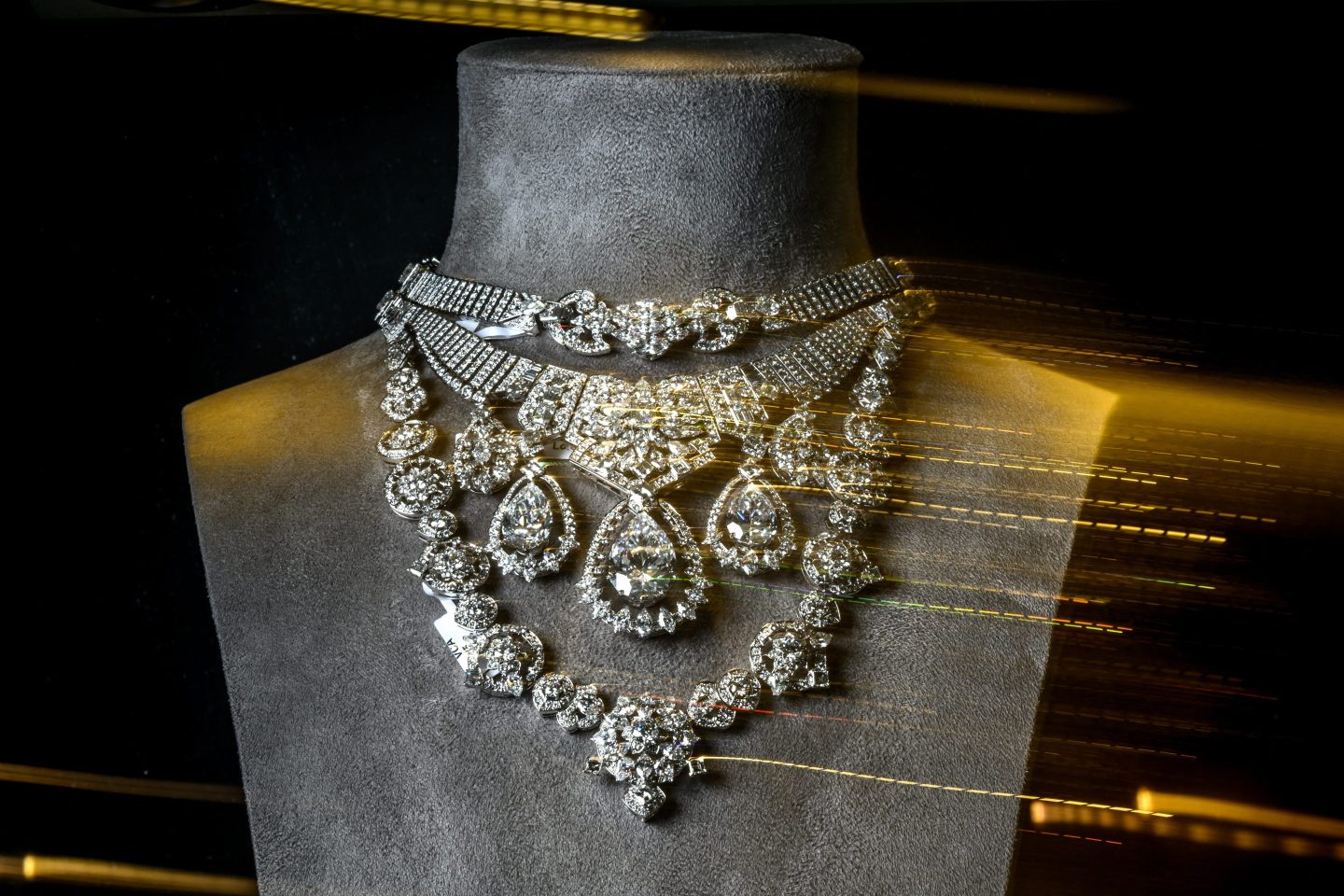 A DIAMOND NECKLACE ON DISPLAY