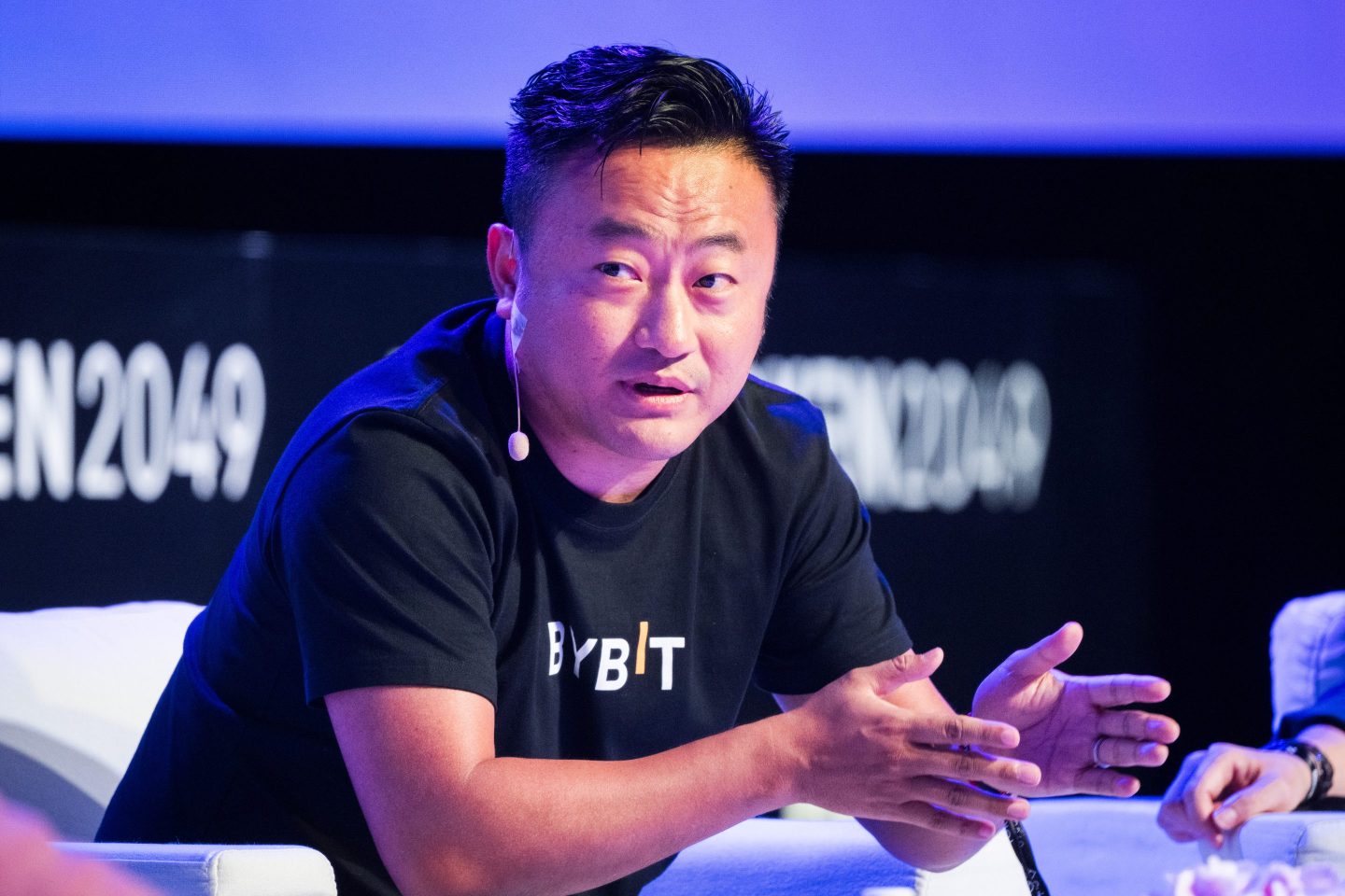 Bybit CEO Ben Zhou confirmed on Friday that $1.4 billion was stolen from one of the platform’s offline Ethereum wallets. 