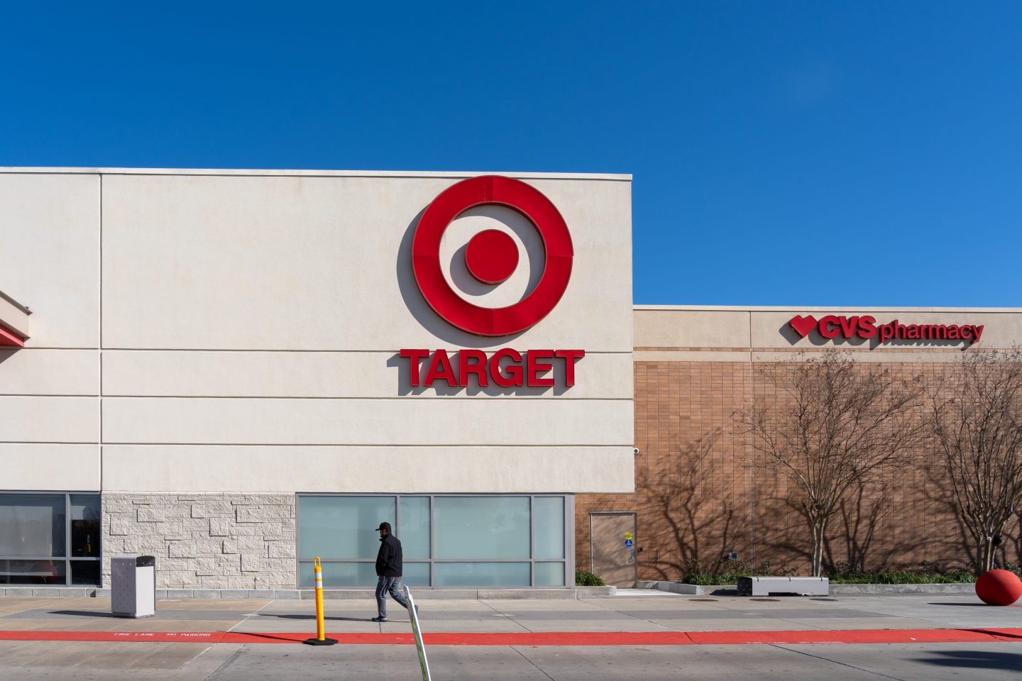 For the seven days that began March 24, foot traffic at Target fell 3.8% YoY.