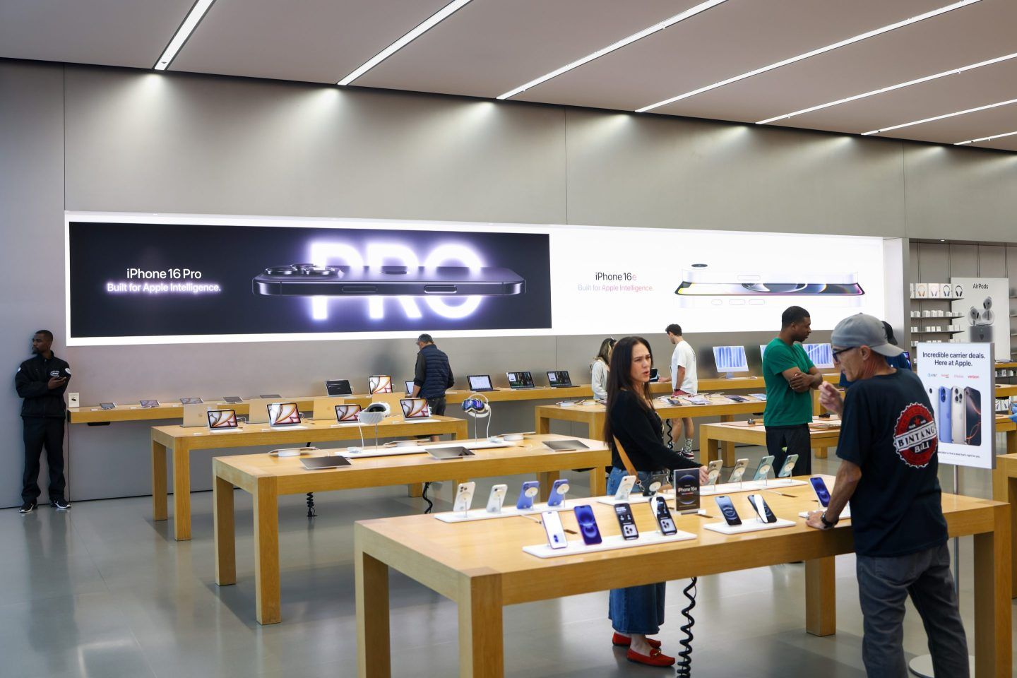 An Apple store in Manhattan Beach, Calif., on April 8.