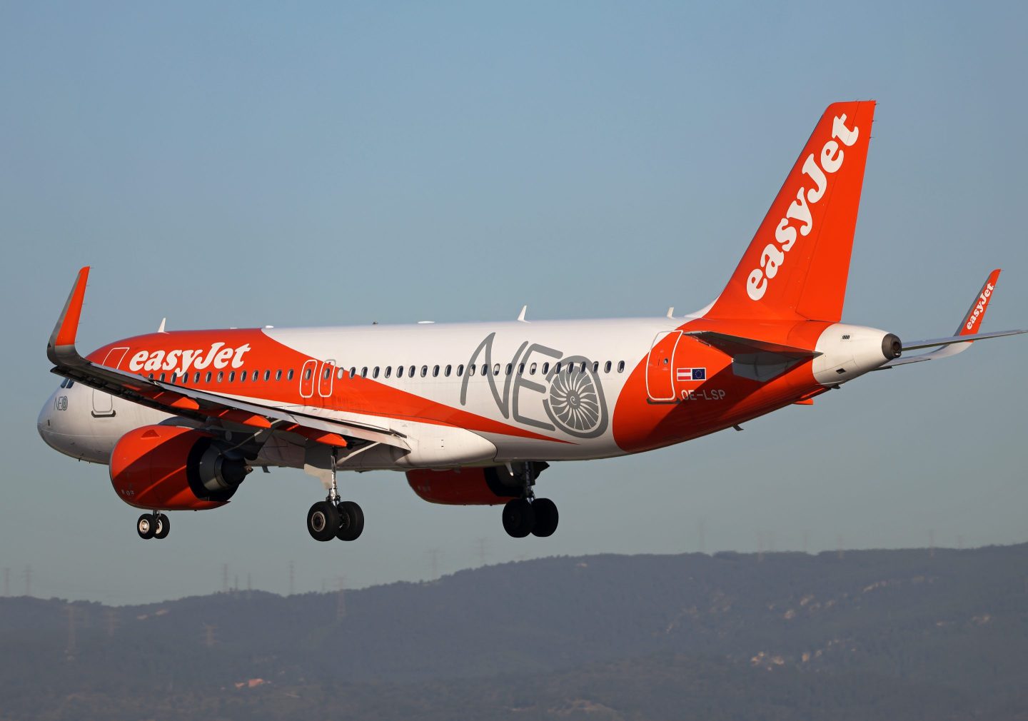 EasyJet, which flies mainly in Europe, said losses after tax increased 16 percent to $399 million in the six months to the end of March.