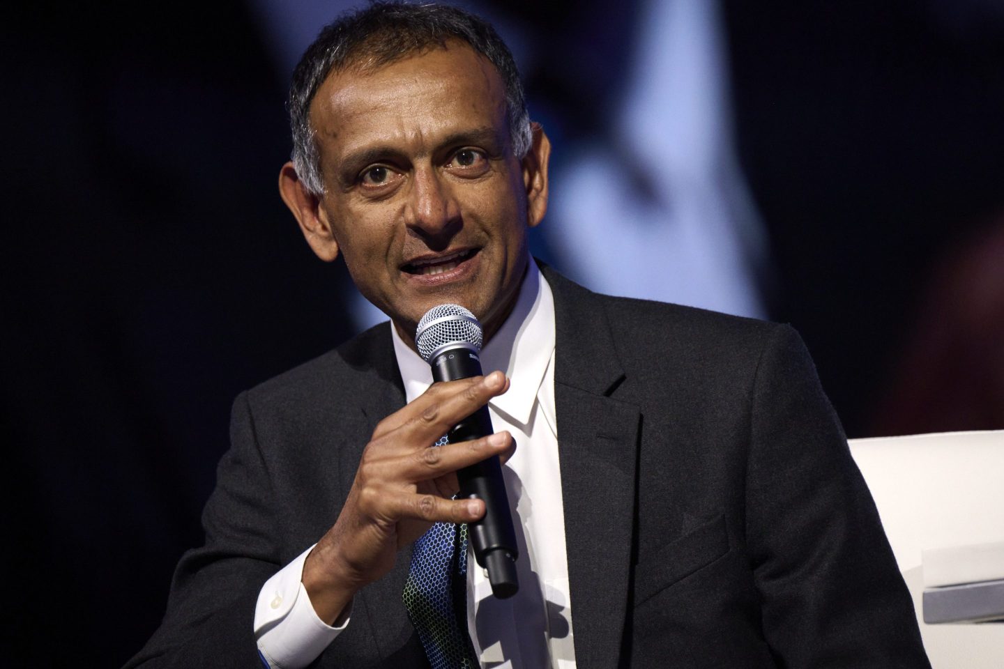 Coinbase is seeking regulatory approval to offer blockchain-based stock trading 