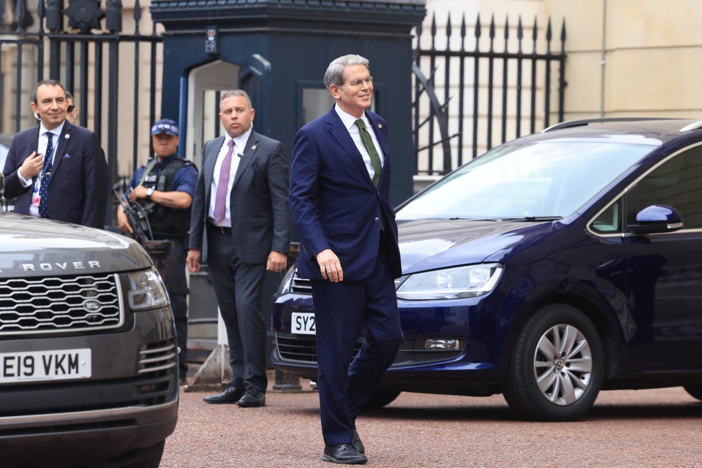 Scott Bessent arrives in London to resume trade talks with top Chinese officials.