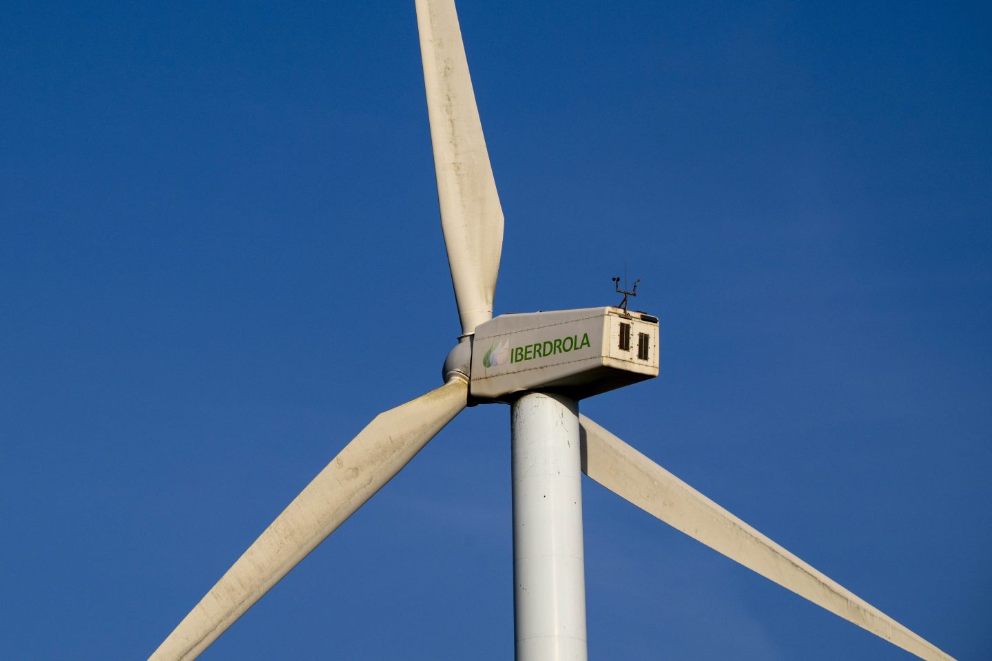 Iberdrola starts €5 billion share sale to boost networks