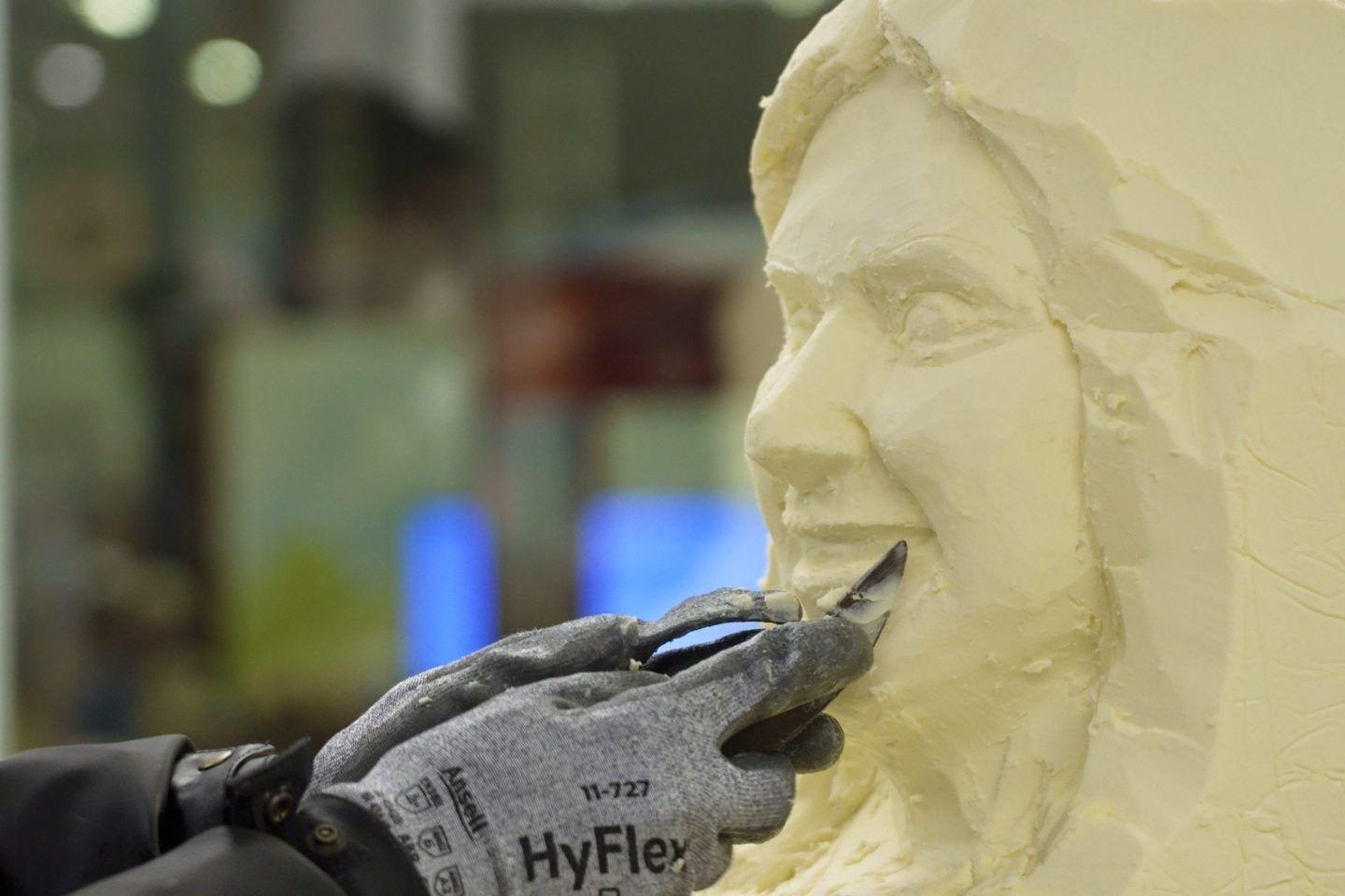 A princess butter sculpture is sculpted.
