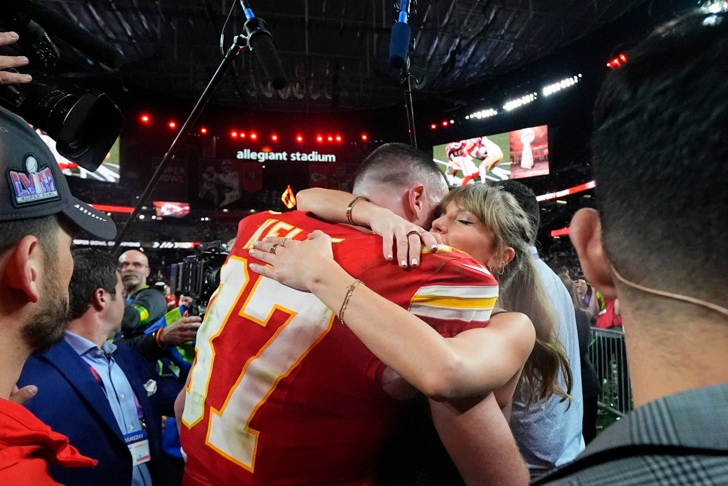 Taylor Swift, Travis Kelce