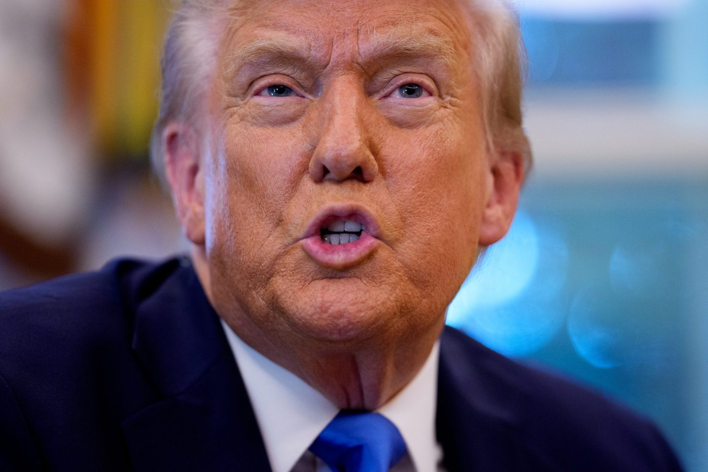 Trump speaks from the Resolute Desk