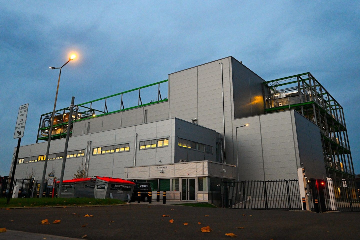Photo: HANAU, GERMANY - NOVEMBER 12: A general view of a Google Cloud center on November 12, 2025 in Hanau, Germany. Google will expand the Hanau site as part of a EUR 5.5 billion investment in Germany that the company announced yesterday. The investment, Google's biggest ever in Germany, includes the Hanau expansion and the construction of a new data center complex in nearby Dietzenbach. (Photo by Florian Wiegand/Getty Images)