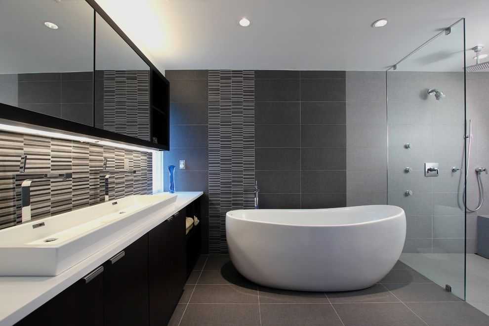 Featured Photo of Gray Tile Bathroom Flooring Concept
