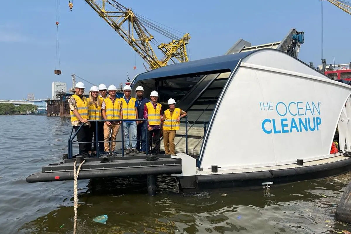 Coldplay Kirim Armada Impian ke Cisadane: Sungai Kotor Jadi Panggung Aksi Bersih-Bersih!