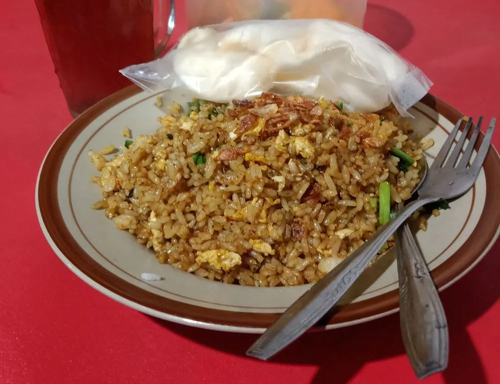 Image of: Mager Tengah Malam? Taklukkan Lapar dengan Nasi Goreng Gerobak KW Super!