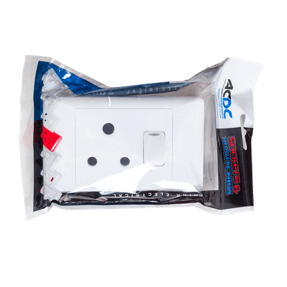 ACDC WHITE COVER PLATE 2x4 SINGLE SWITCHED 16a SOCKET OUTLET