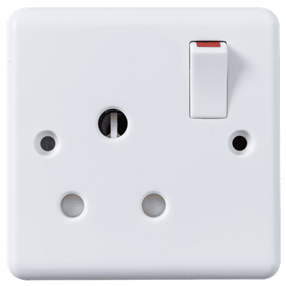 KENGO CURVE SWITCH WHITE 1 GANG 15a  SOCKET OUTLET  
