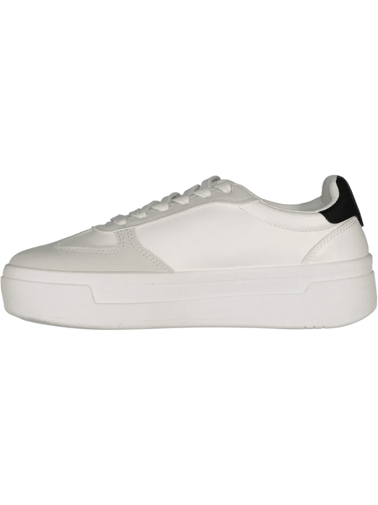Low Top White Fashion Sneaker (1)
