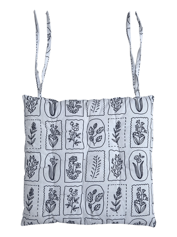 Navy Floral Printed Outdoor Chairpad (1)