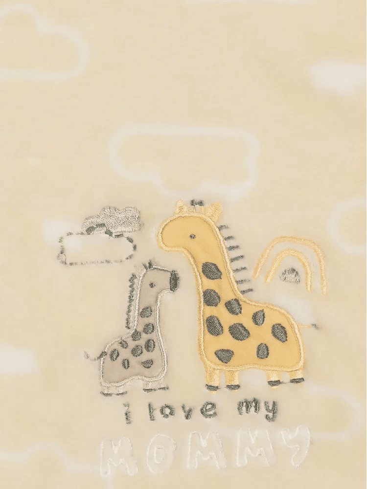 Cream Giraffe Print Blanket (1)