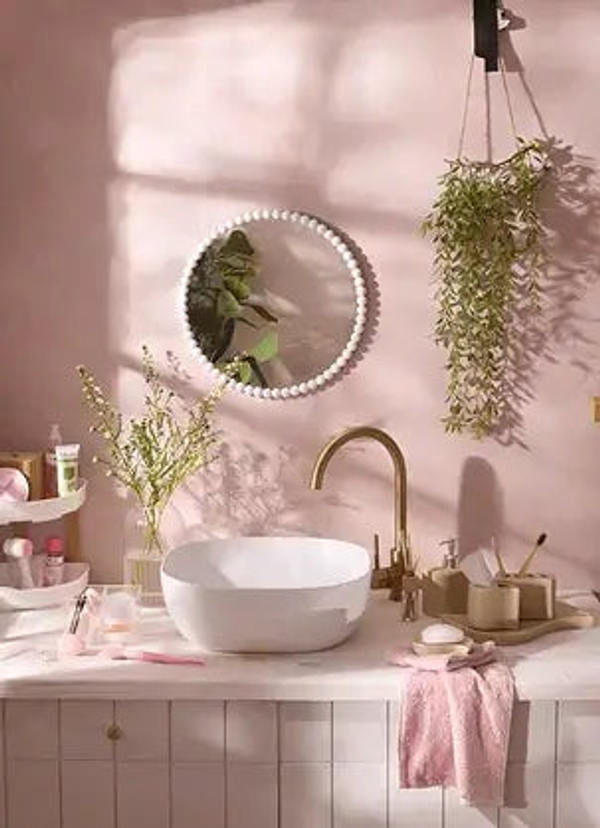 Bathroomslide_VjpFKF