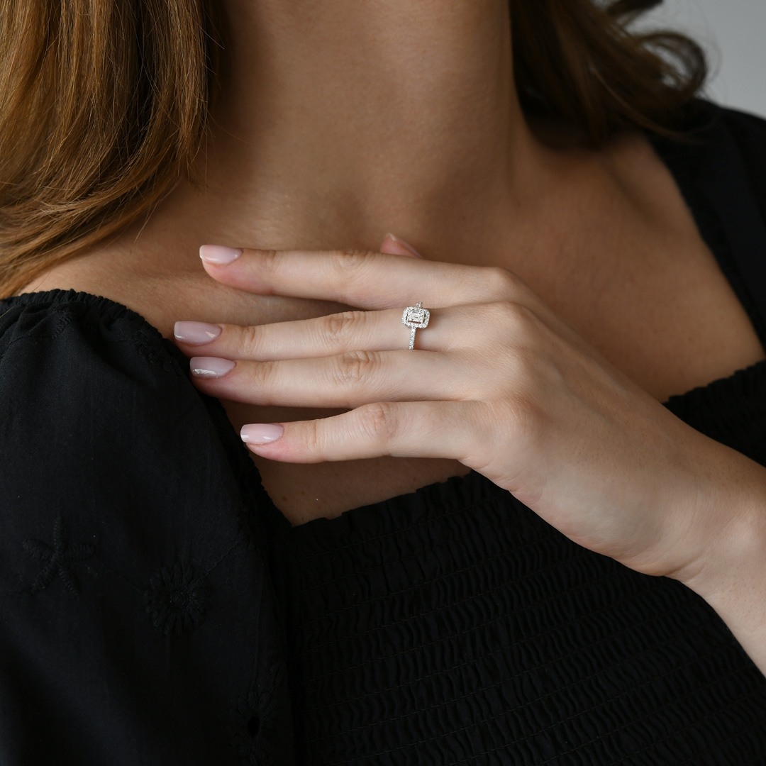 inel de logodna din aur alb de 18K cu Diamante naturale  2