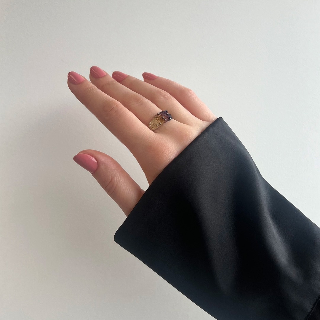 inel din aur galben de 14K cu Safire albe  2