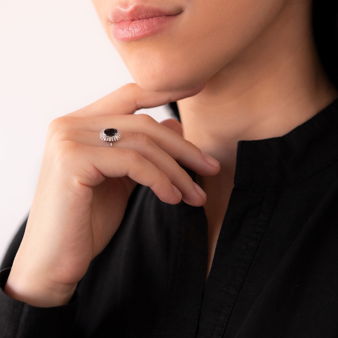 inel din aur alb de 18K cu London Blue Topaz și Diamante naturale  2