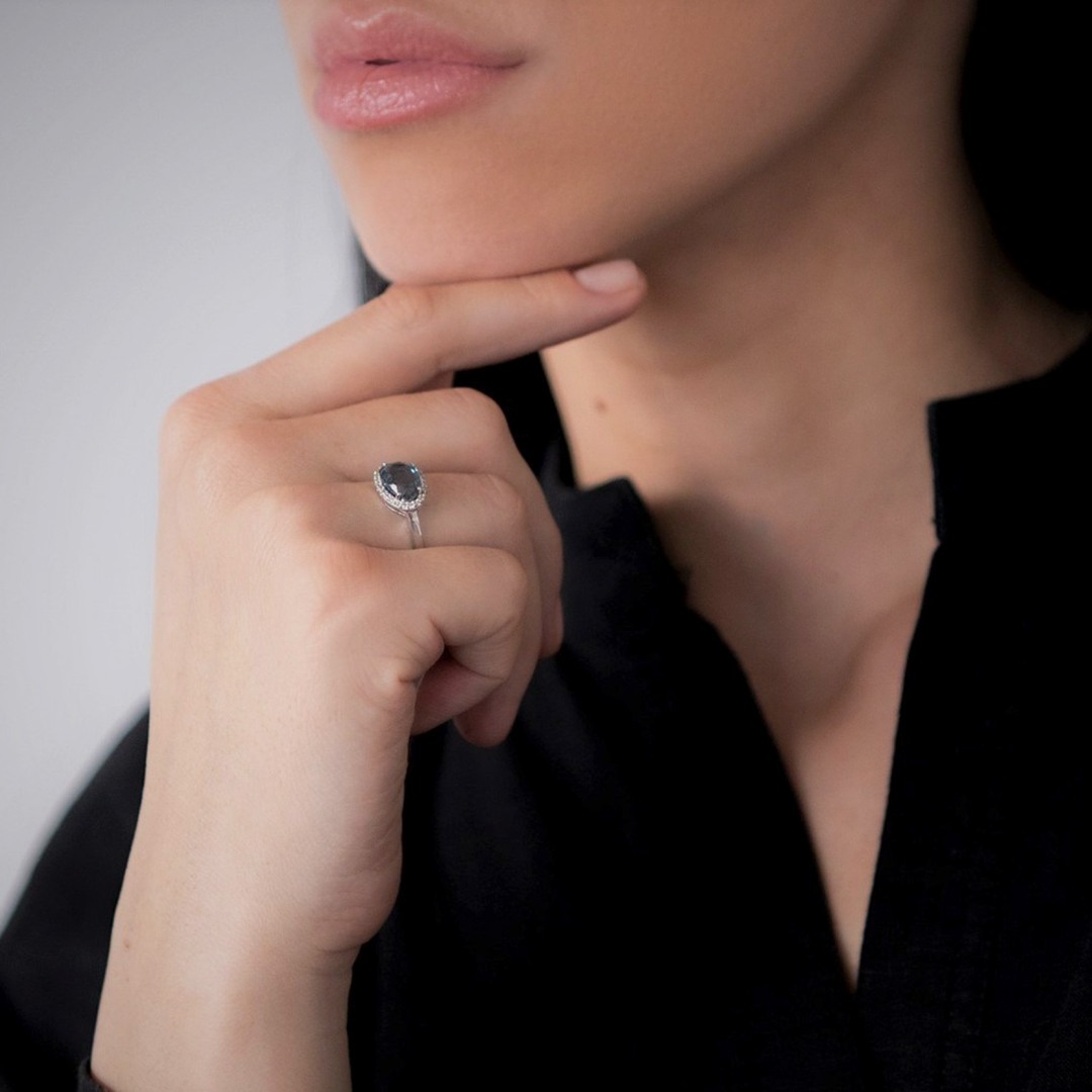 inel din aur alb de 18K cu London Blue Topaz și Diamante naturale  2